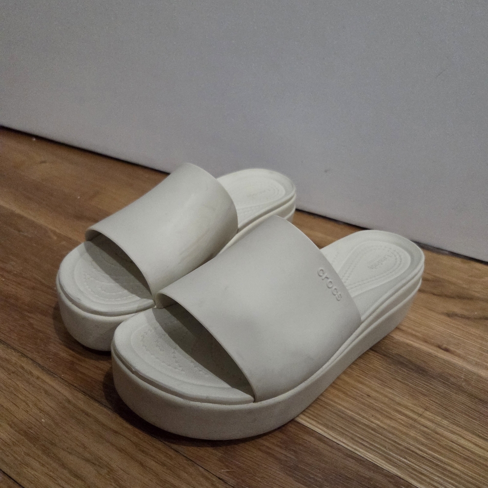 Crocs Women's Cream/White Platform Slides